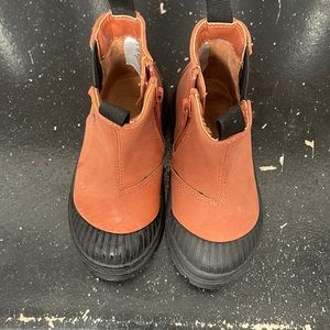 Girls boots
